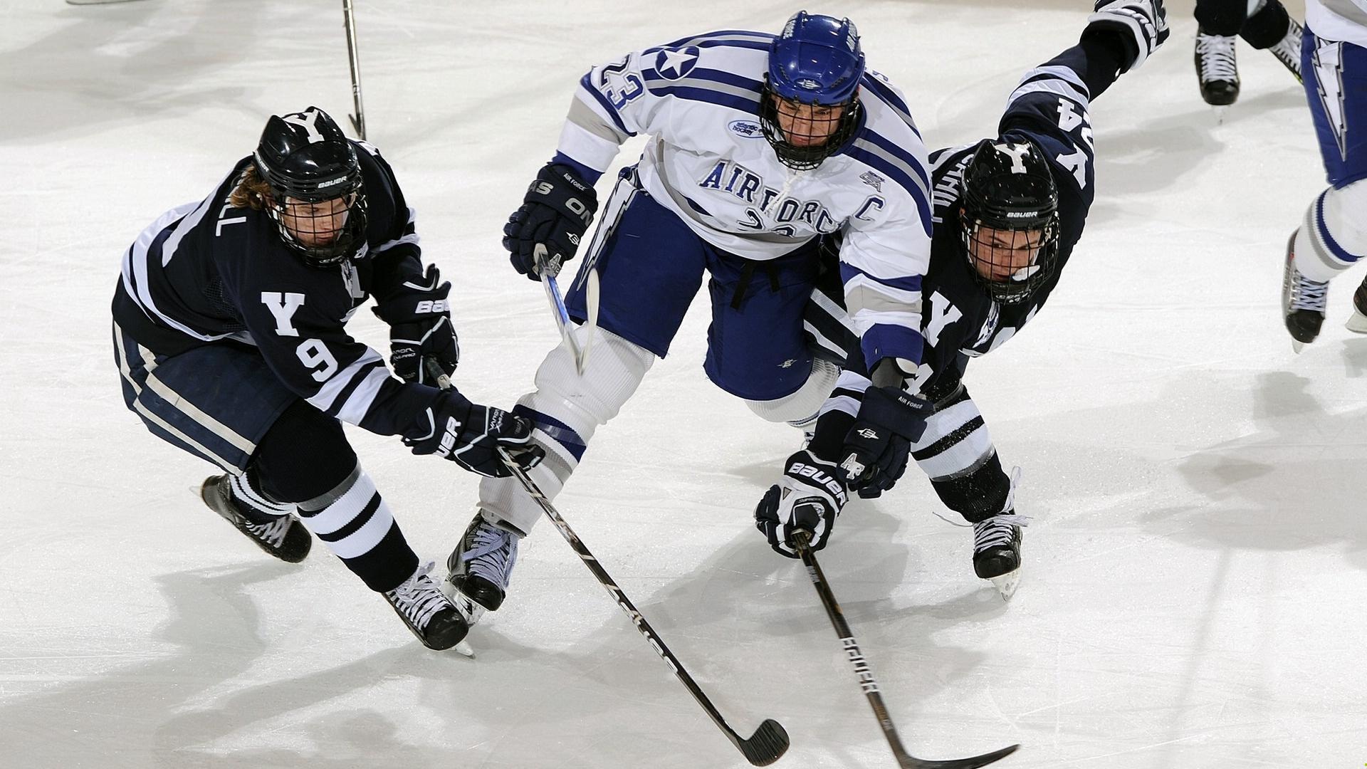 百米飞人巅峰对决 新星闪耀打破十年垄断