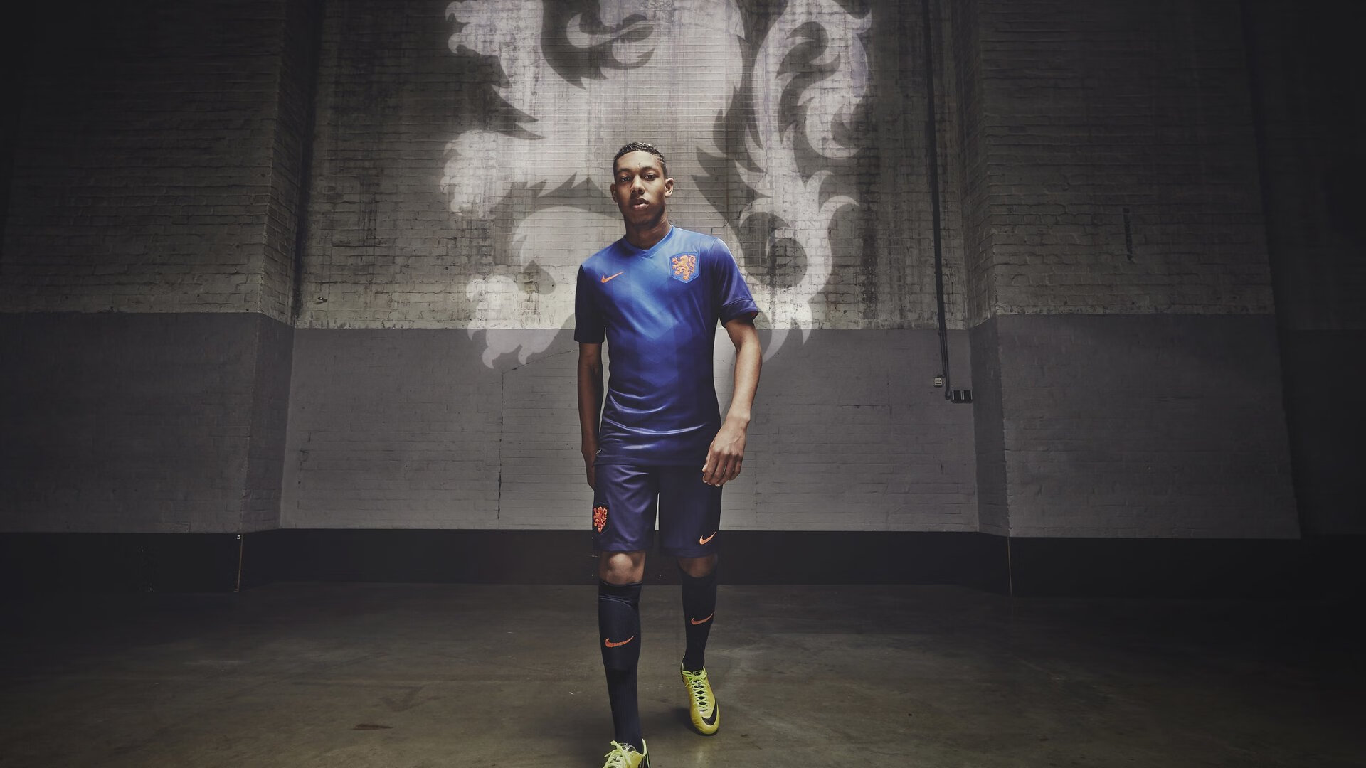 英超争冠白热化，曼城、阿森纳、利物浦三强鏖战，谁能笑到最后？