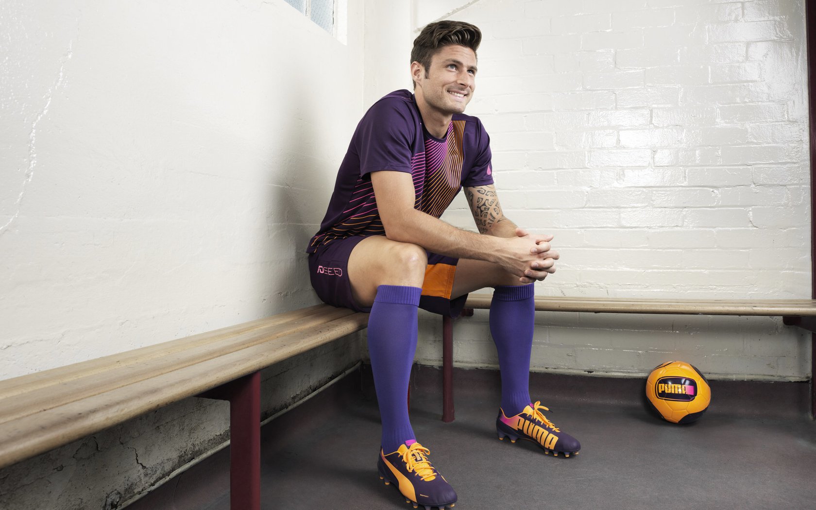 短跑新星闪耀全国锦标赛，破纪录表现引爆赛场